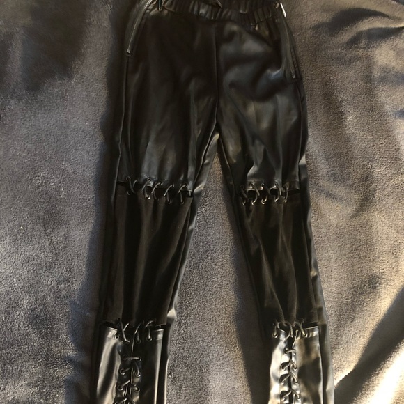 Pants Jumpsuits Manure De Voir Leggings Poshmark